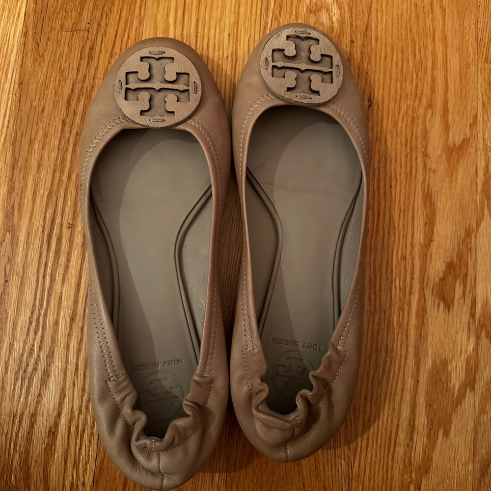 Nude Tory Burch flats